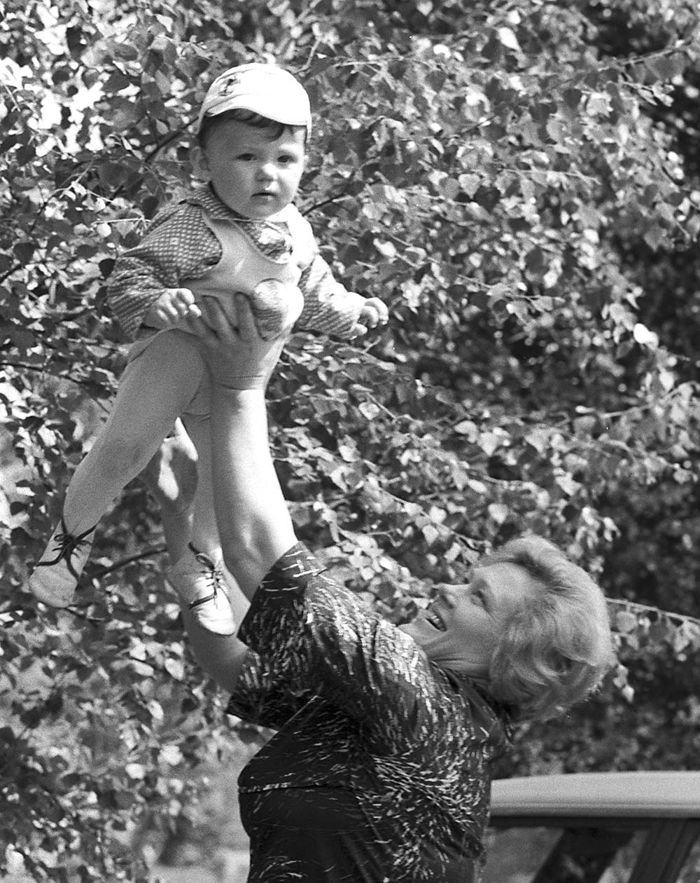 бабушка с внуком