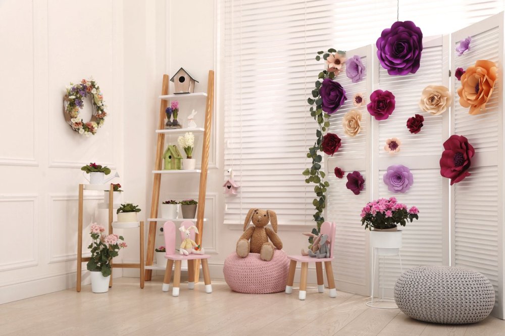 Декор детской комнаты к 8 марта.
