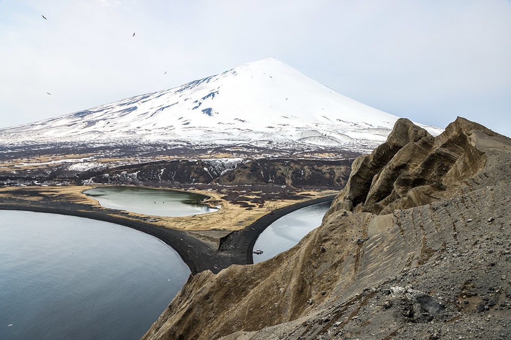 Вулкан Алаид на острове Атласова Северной группы Курильских островов