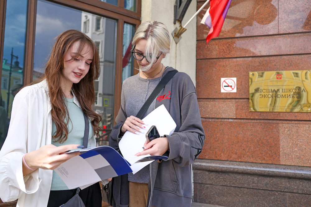 Абитуриенты с документами