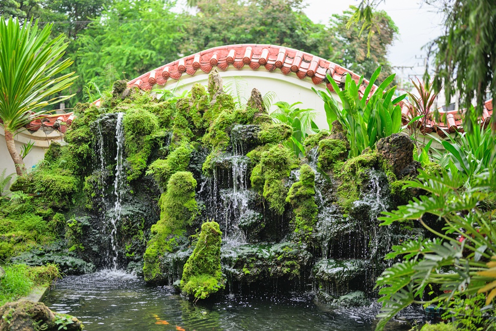 Альпийская горка с водой