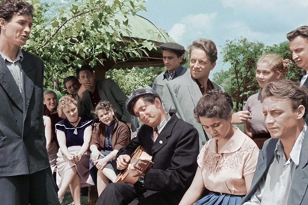 кадр из фильма "весна на заречной улице"