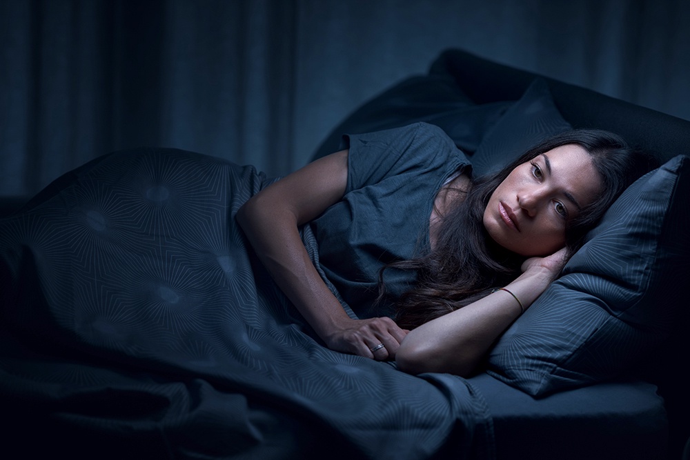 Почему люди боятся темноты: причины, психология и способы справиться со страхом