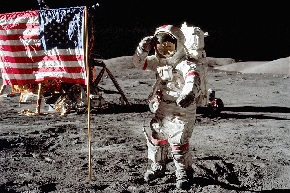 Теория "лунного заговора"