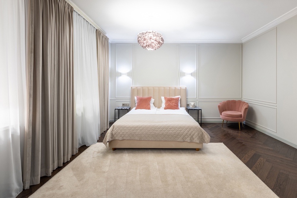 Люстра и бра в интерьере