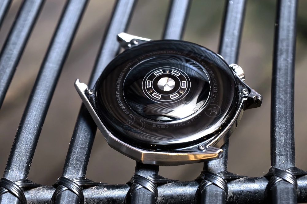 Тыльная сторона часов