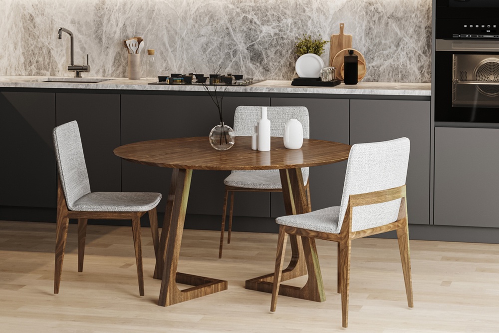 Стол посреди кухни