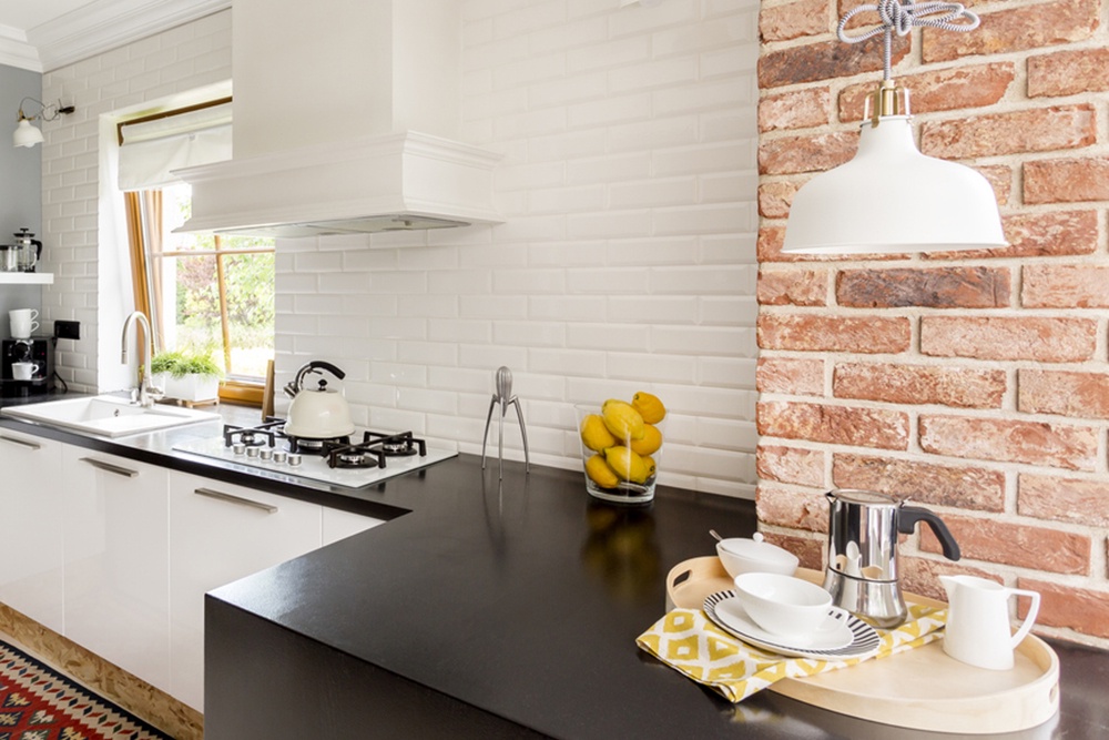 Столешница переходит в обеденную зону