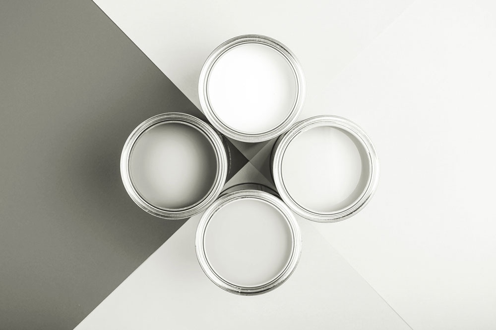 разные оттенки светлой краски