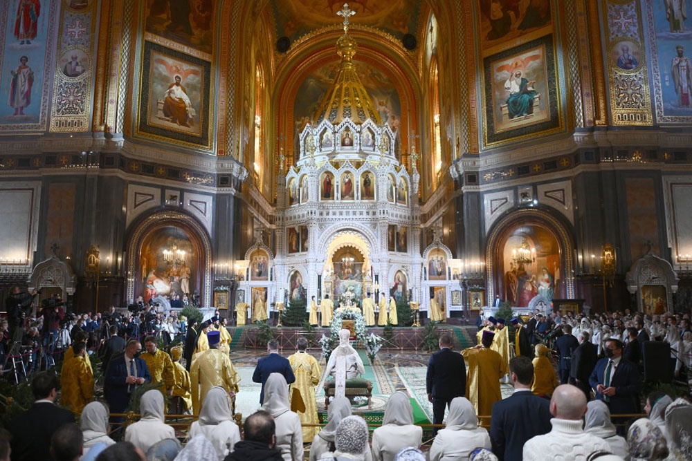 Рождество Христово  в стенах церкви по четко установленным канонам.