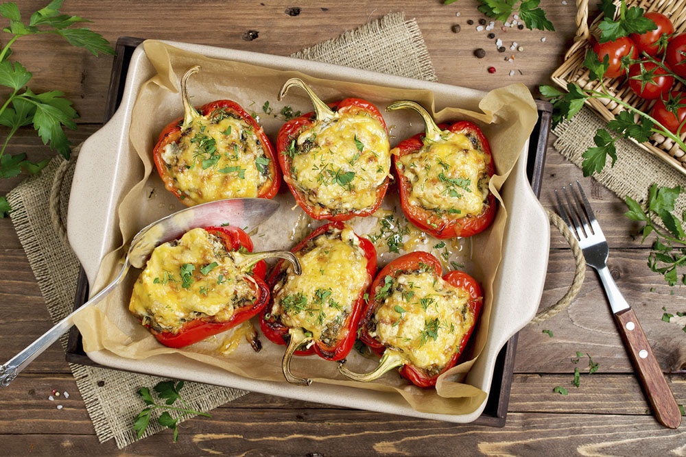 Фаршированные перцы с овощами и сыром