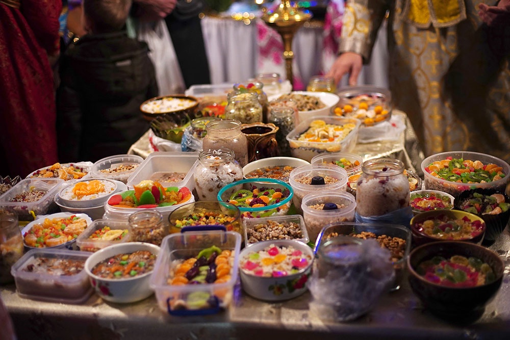 сочиво - ритуального блюда из зерновых или круп, сухофруктов и орехов.