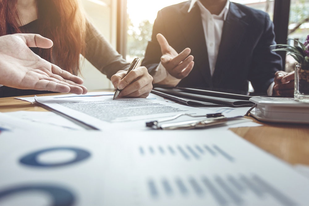 Подписать договор на продление срока по ипотеке.