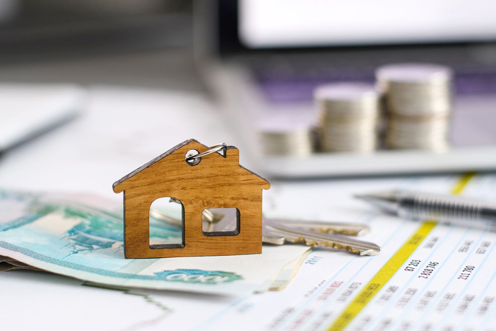 Ключи, документы и последний платеж по ипотеке.