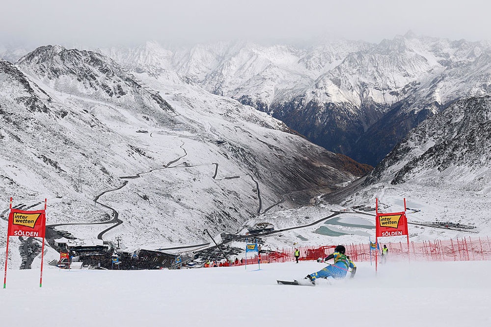 Гигантский слалом на этапе Кубка мира по горнолыжному спорту в Зельдене (25 октября 2025).