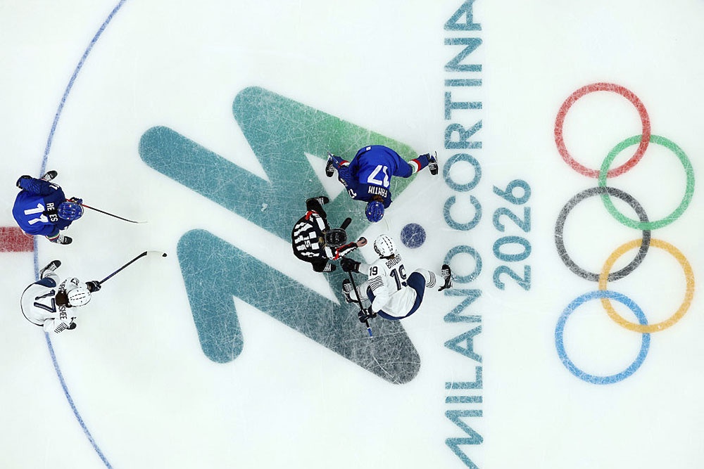 Первый период матча группового этапа (Группа B) женского турнира между сборными Франции и Италии на Олимпиаде-2026.