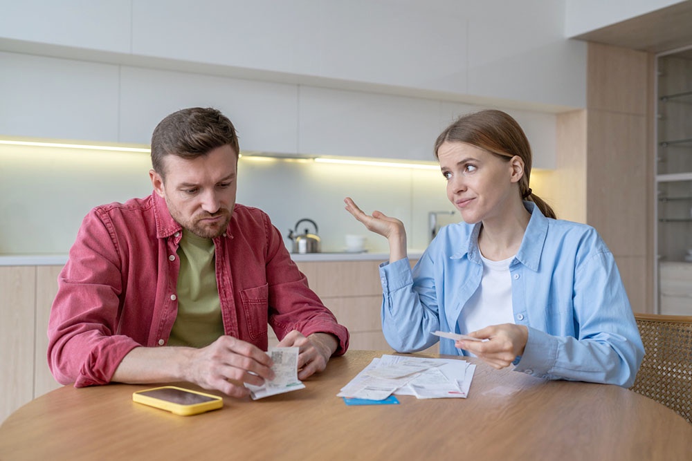 Сбор и точный подсчет всех ежемесячных трат денег.