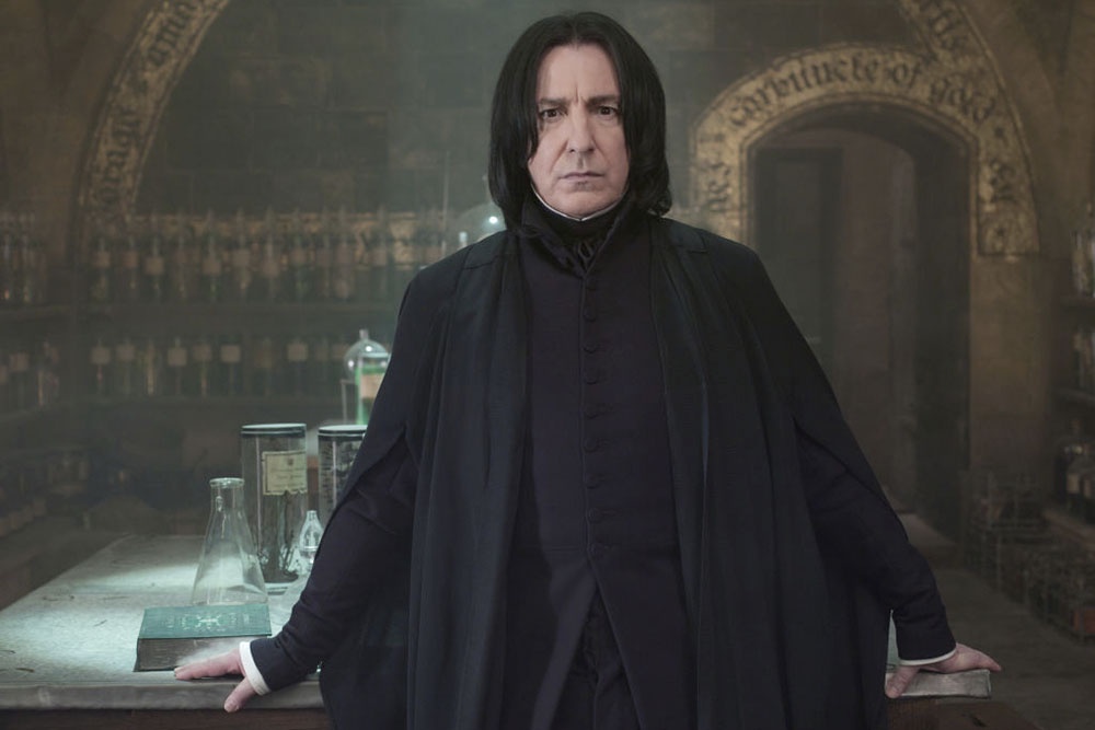 Актер Алан Рикман на съемочной площадке фильма "Гарри Поттер и Орден Феникса". 2006 год.