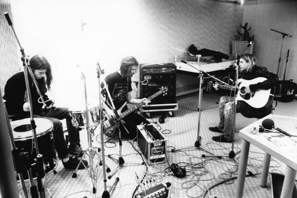 Группа Nirvana: Дэйв Грол, Крист Новоселич и Курт Кобейн. Запись в студии Hilversum.