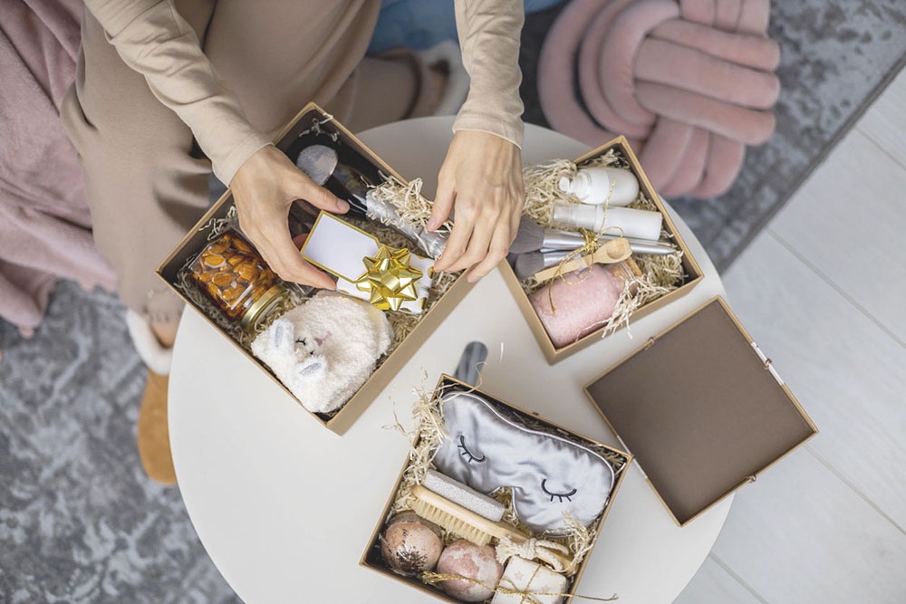 Набор косметики и ухода за собой - идеальный подарок для тех, кто ценит красоту и заботу о коже.