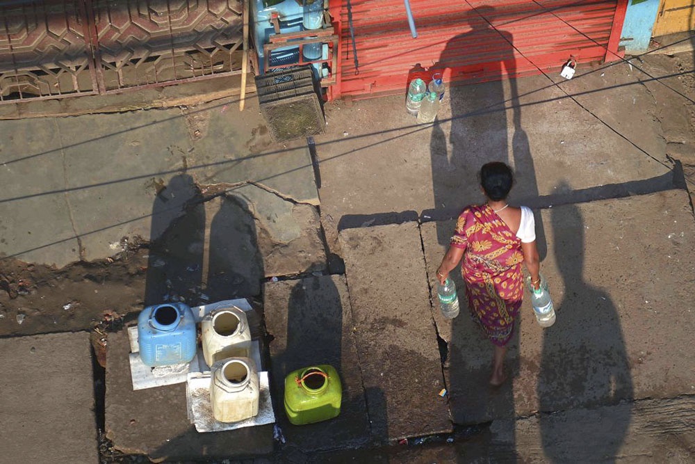 С водным кризисом сталкивается большая часть населения в Агартале.