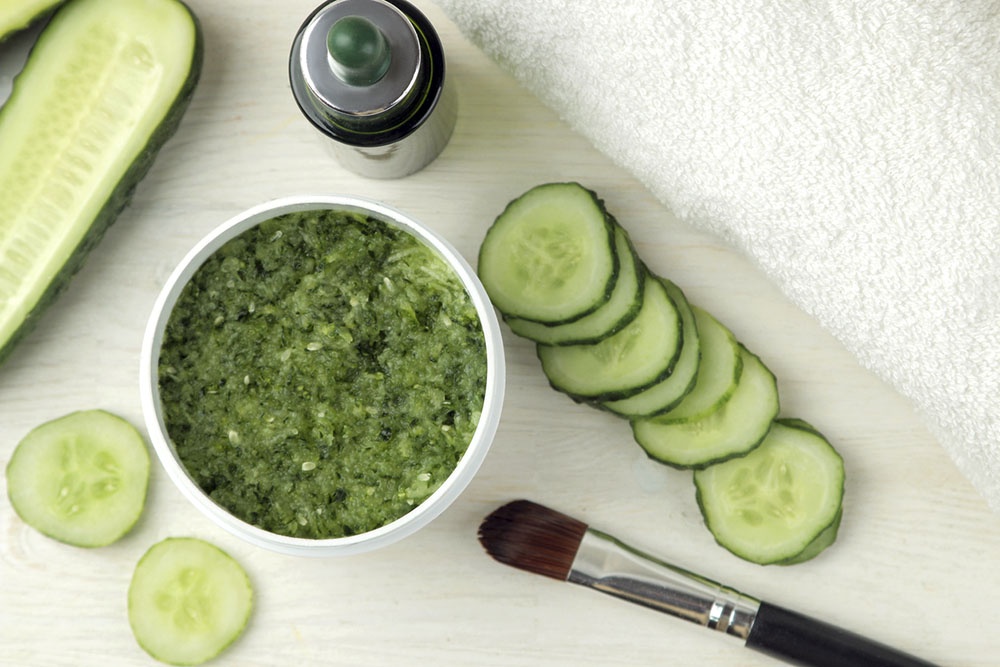 Маска для лица из огурца.
