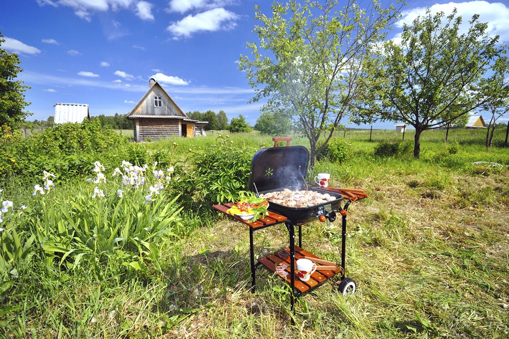 Современный мангал на доче.