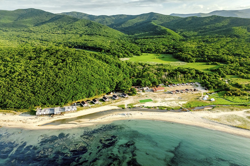 Кордон "Остров Петрова" на побережье Японского моря. Лазовский государственный природный заповедник имени Л. Г. Капланова, Приморский край.