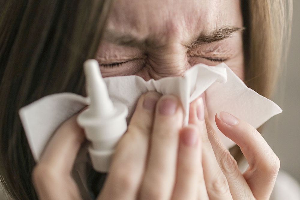 Прием антигистаминных препаратов, сезонная аллергия.