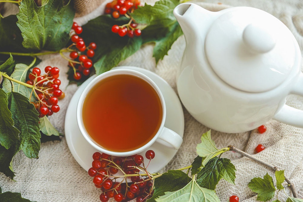 Травяные и ягодные чаи.