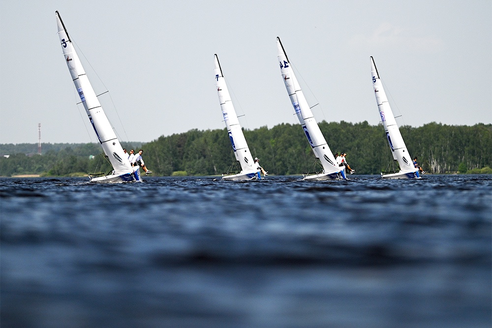 яхты, парусный спорт