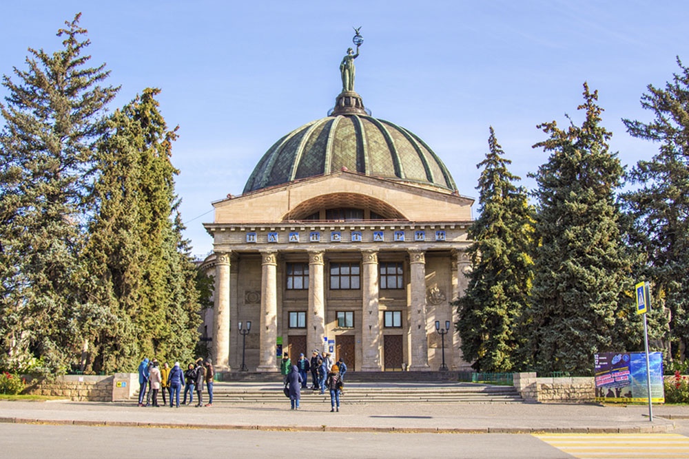 Здание планетария, улица Мира, Волгоград.