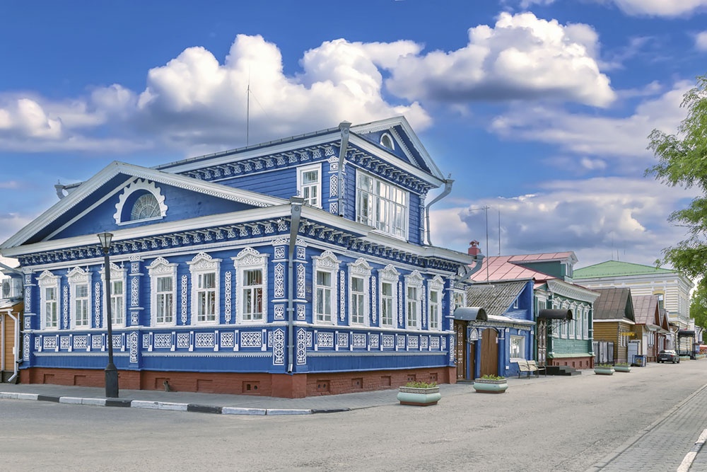 Исторические улицы Городца - города-музея под открытым небом на берегу Волги.