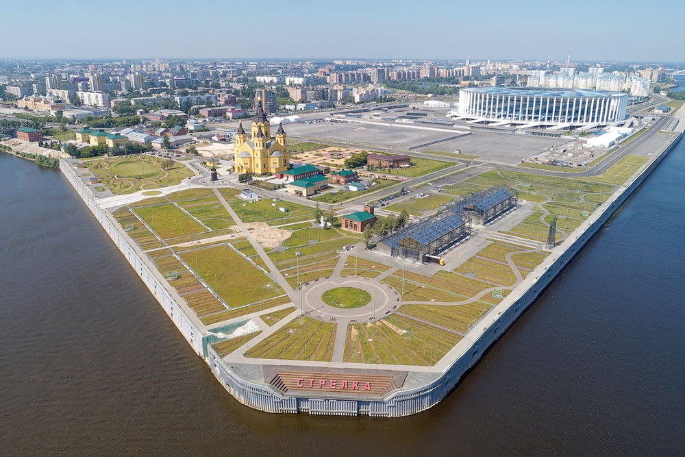 Стрелка в Нижнем Новгороде - место слияния Оки и Волги.