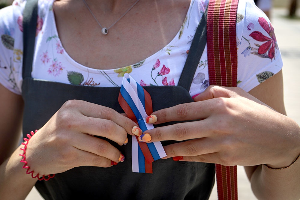 Участница торжеств ко Дню России. Поздравление с 12 июня от сердца: без клише, о действительно важном.