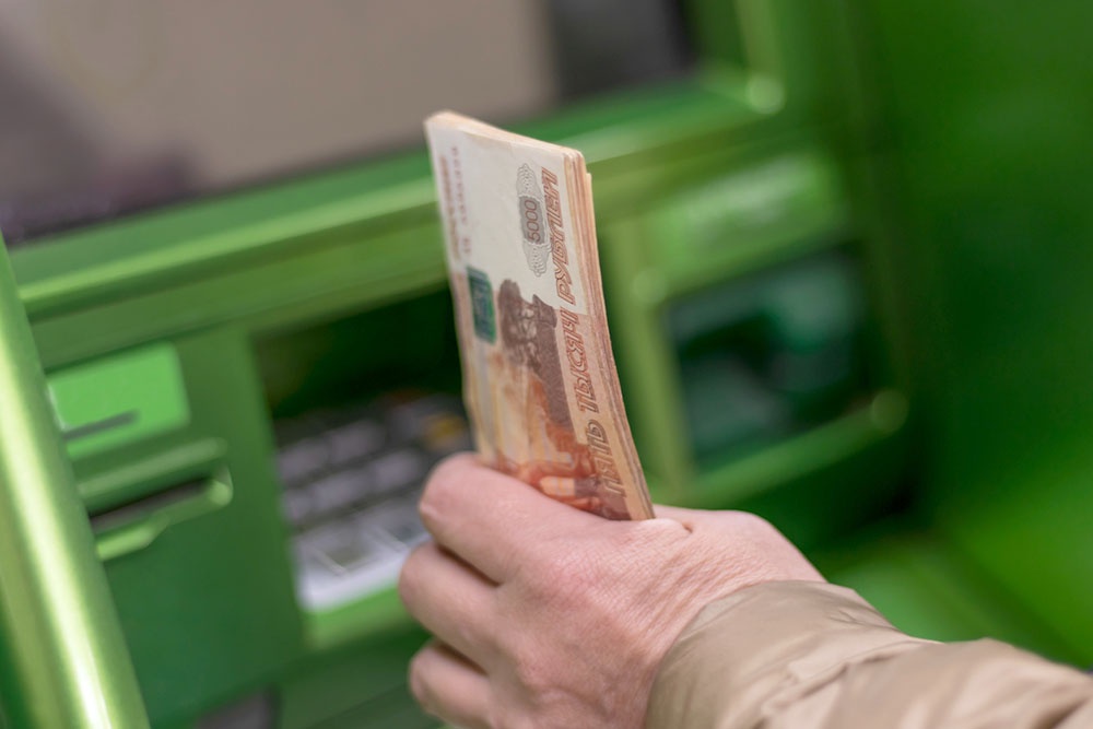 Брать потребительский кредит на первоначальный взнос по ипотеке можно, но на практике это одна из самых рискованных схем.