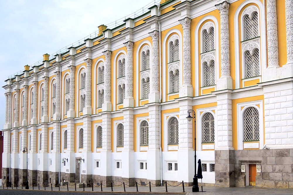 Здание Оружейной палаты в Москве