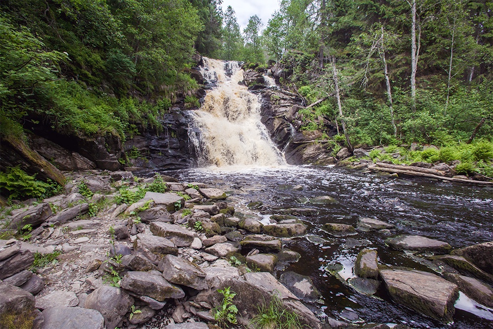 Водопад Белые мосты (Юканкоски) на реке Кулисмайоки.