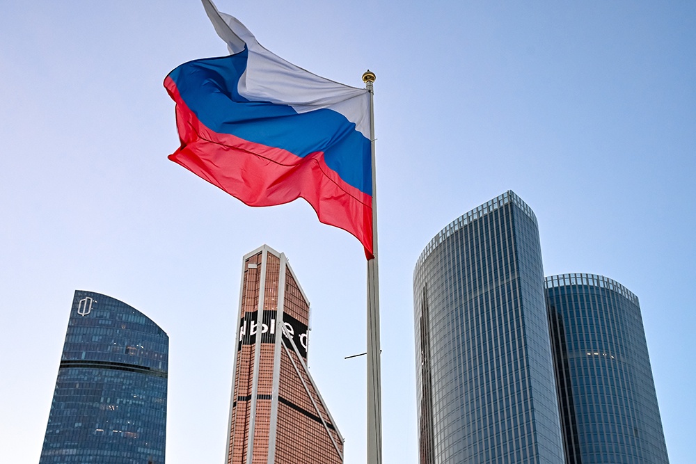 Небоскребы рядом с выходом метро "Деловой центр".
