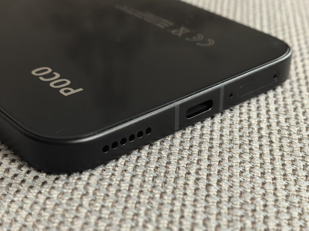 Разъем смартфона POCO F7. 