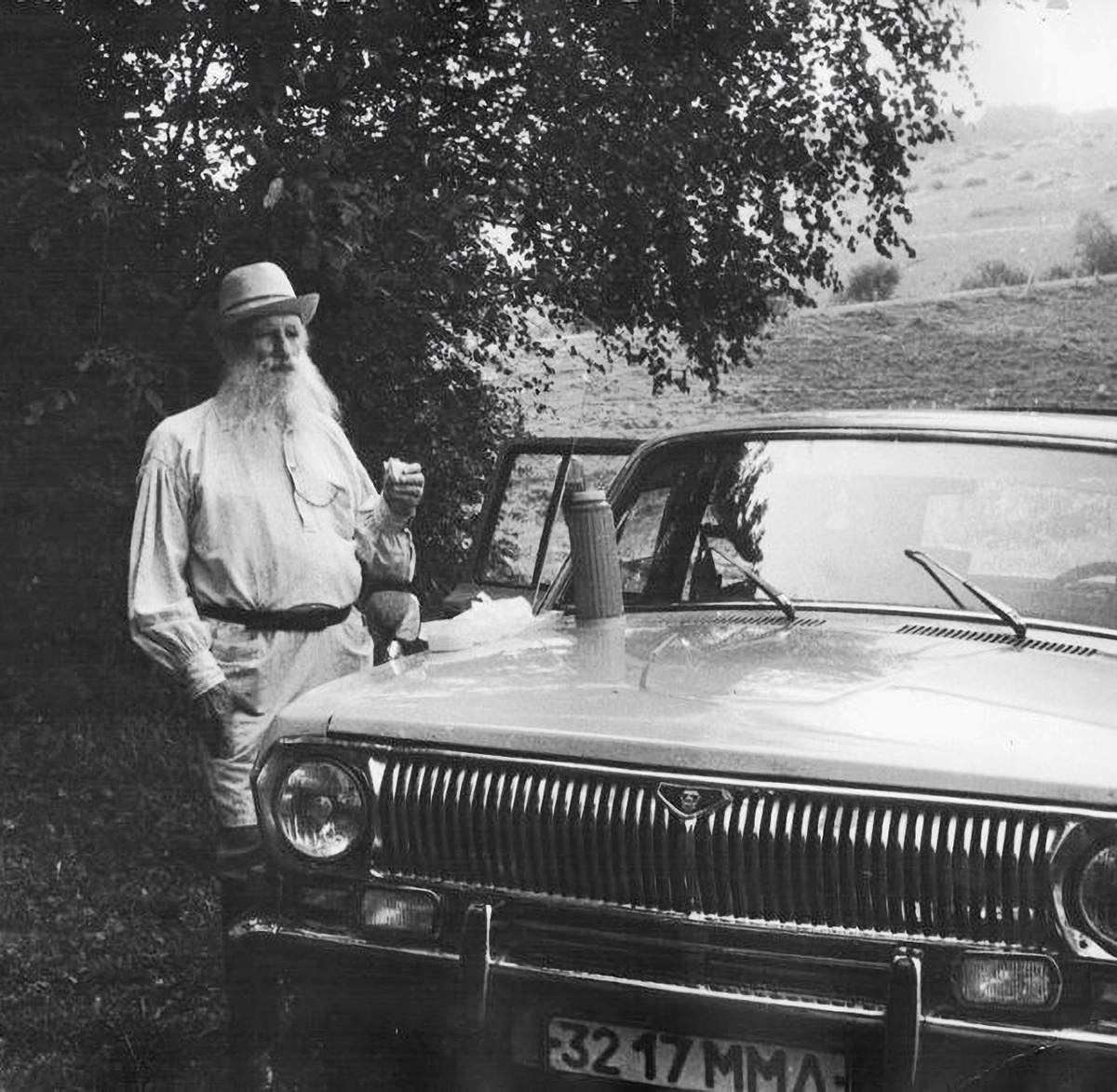 Сергей Герасимов на съемках фильма "Лев Толстой". 1984