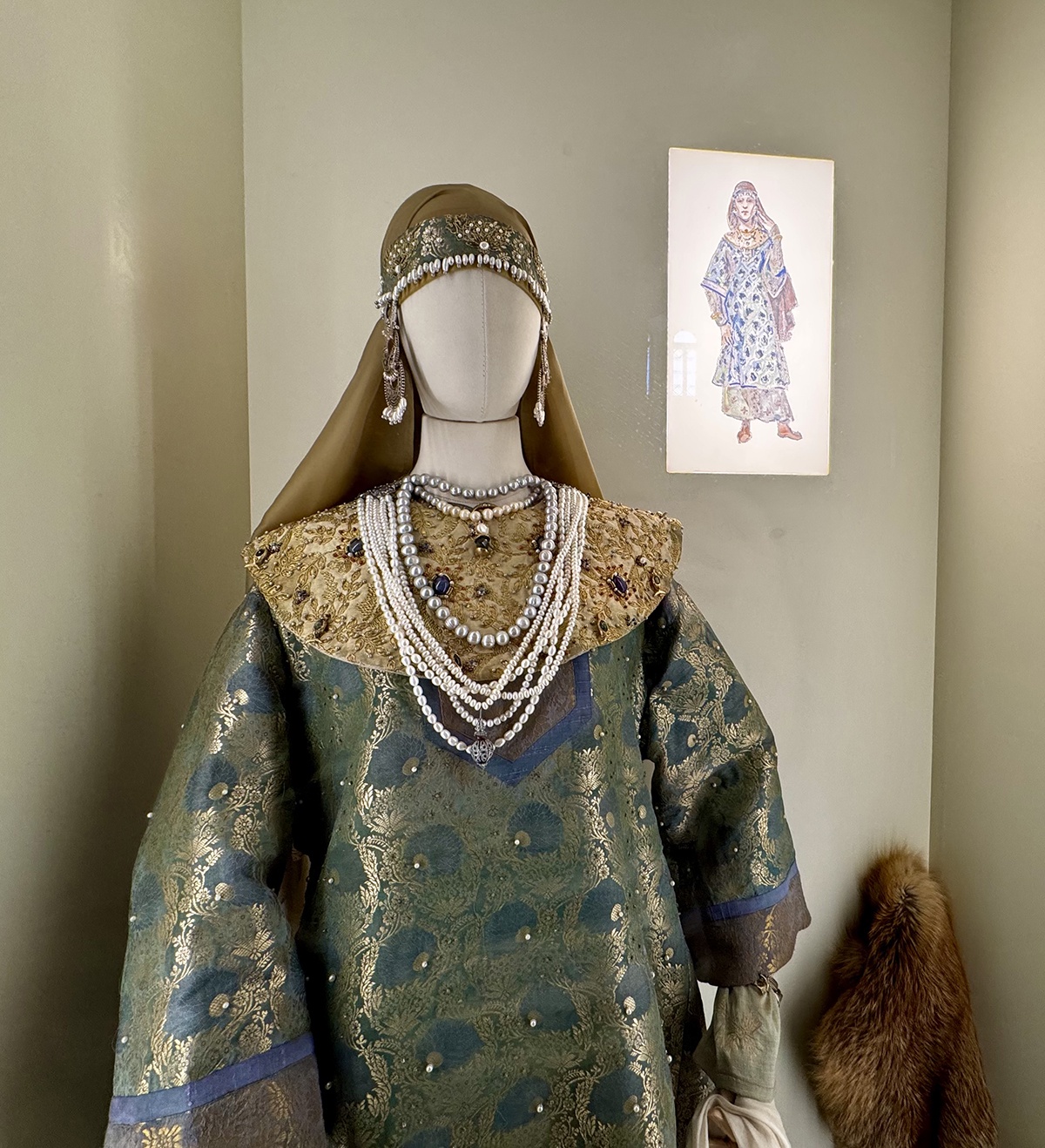 Костюмы и реквизит для сериала "Князь Андрей" созданы Натальей Белоусовой и Галиной Лебединец