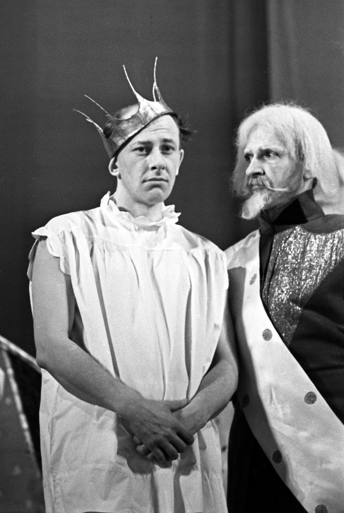 Евгений Евстигнеев в пьесе "Голый король" тестра "Современник". 1960