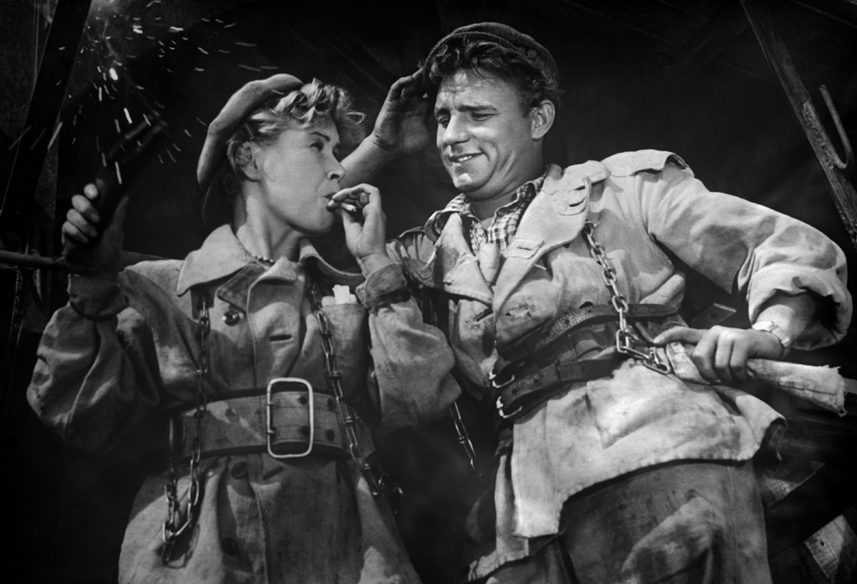 Инна Макарова и Николай Рыбников в фильме "Высота". 1957