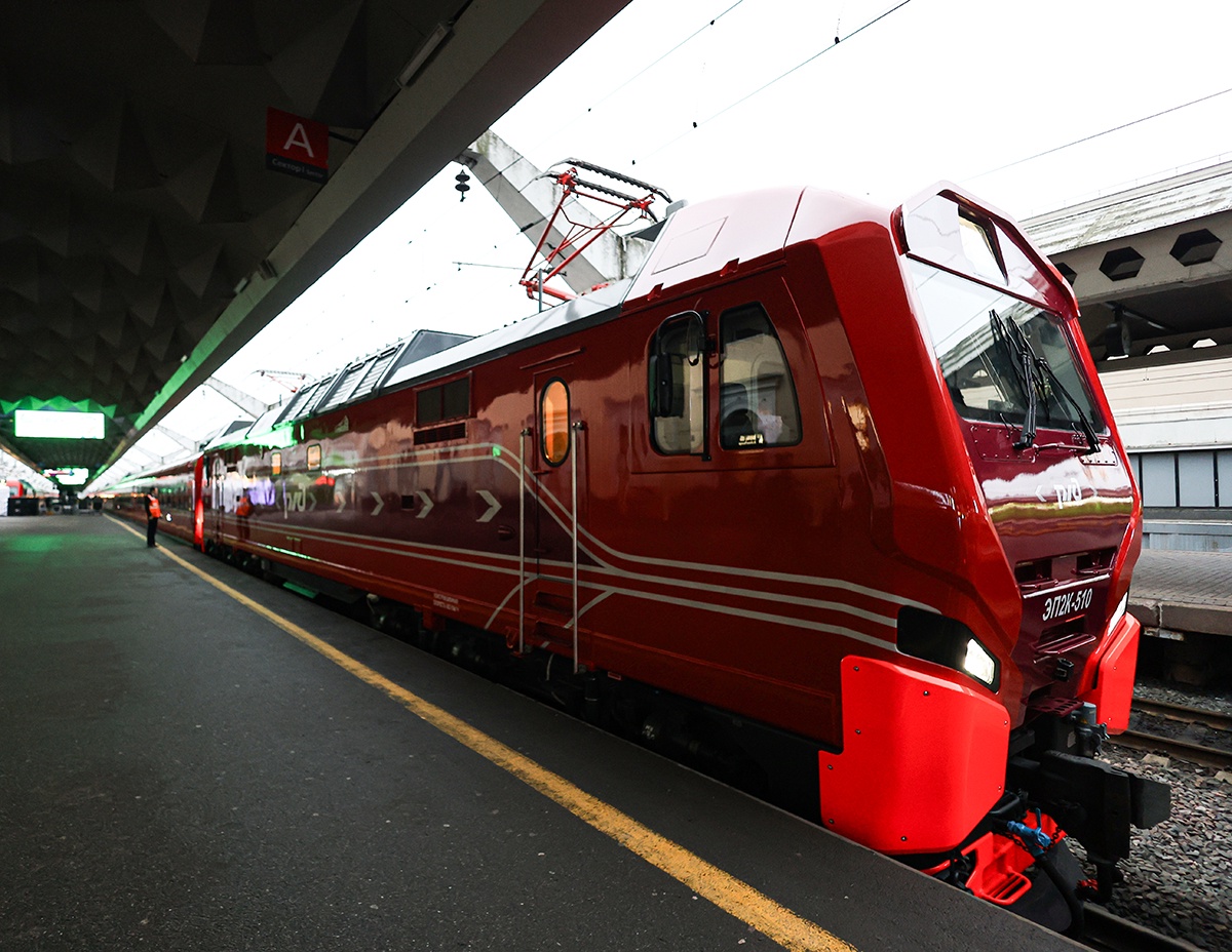 Обновленный фирменный поезд "Красная стрела". 2025