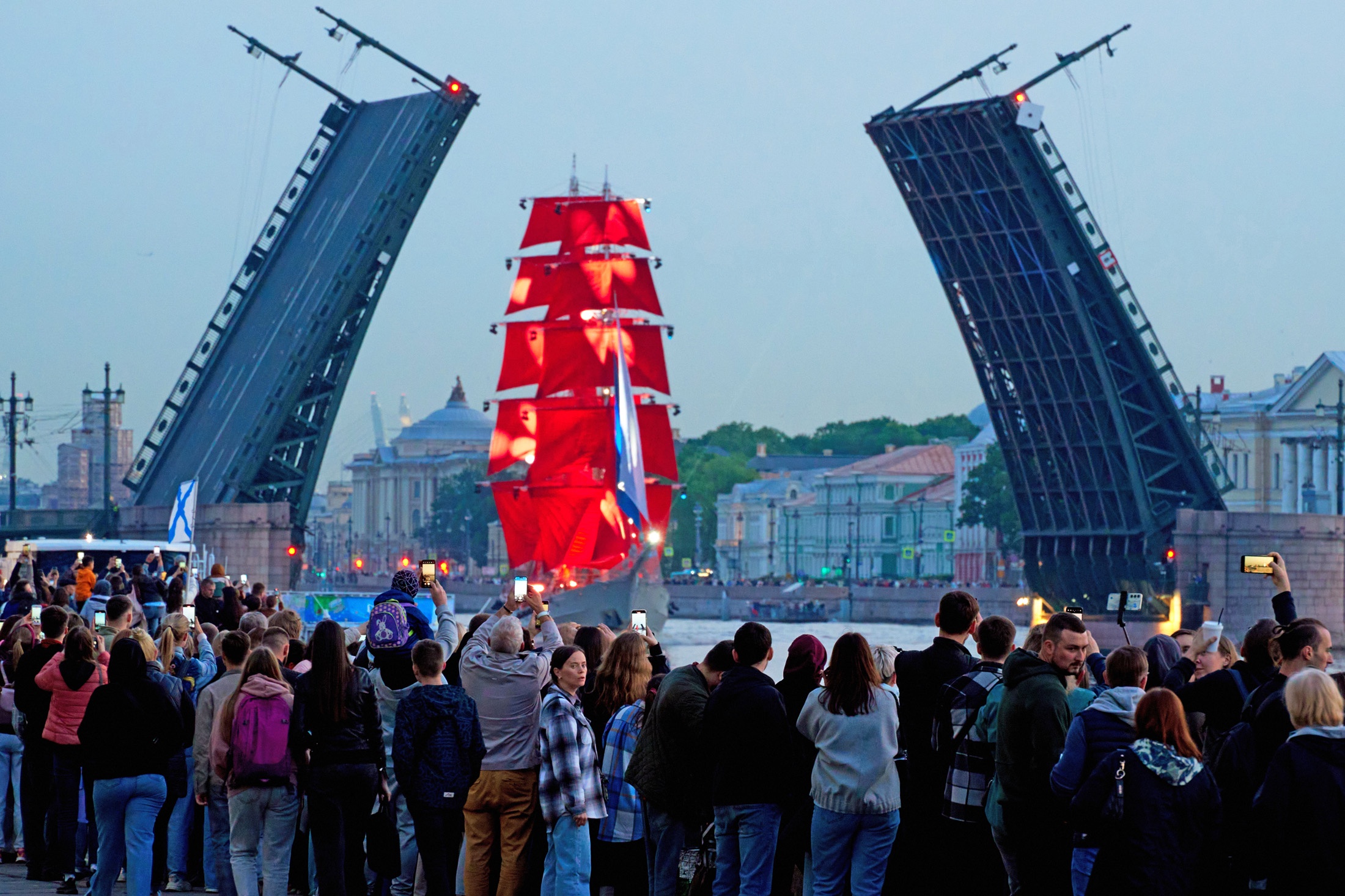 Репетиция "Алых парусов" в Петербурге
