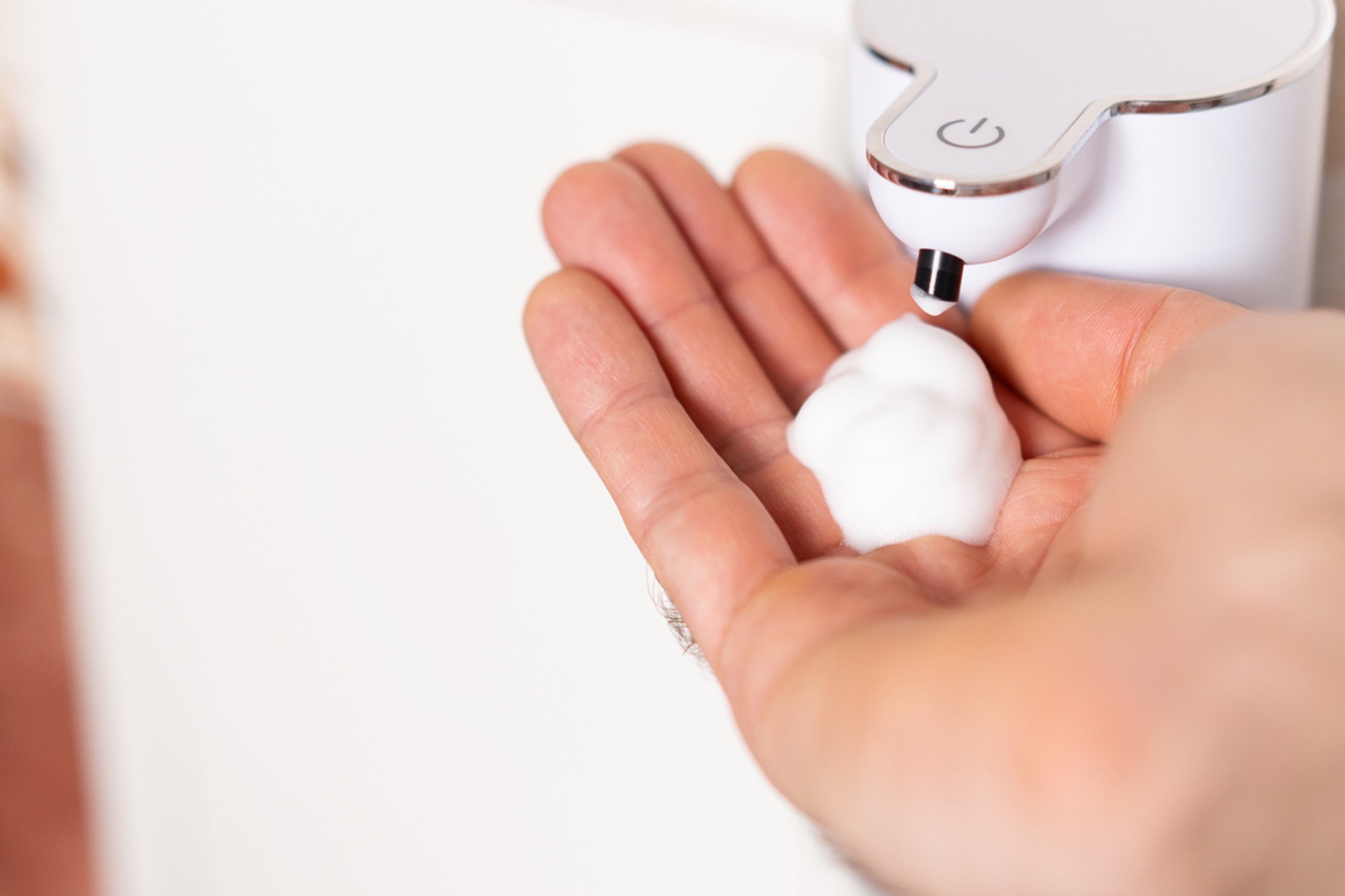 Тщательно мыть руки перед едой 