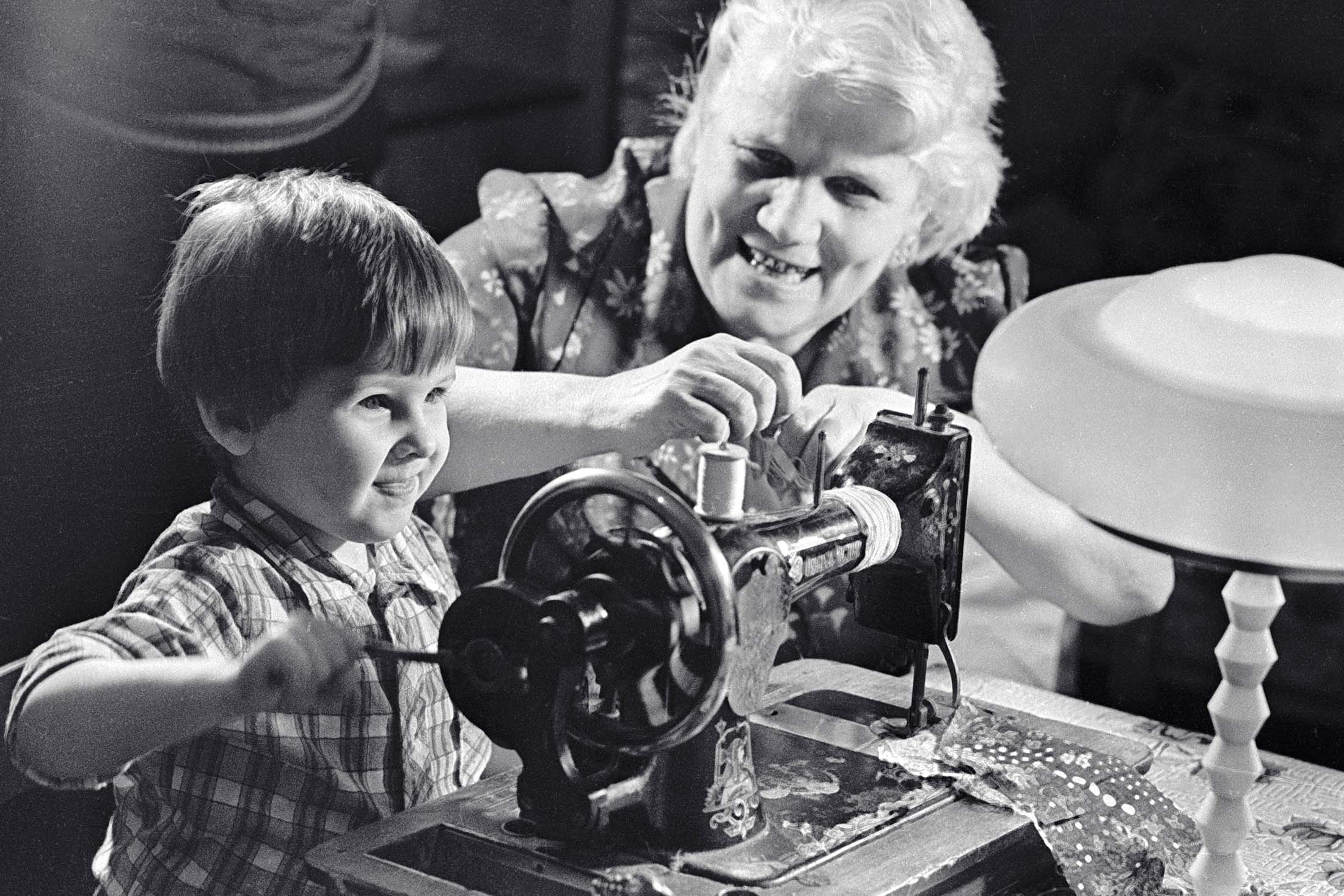 бабушка с внуком