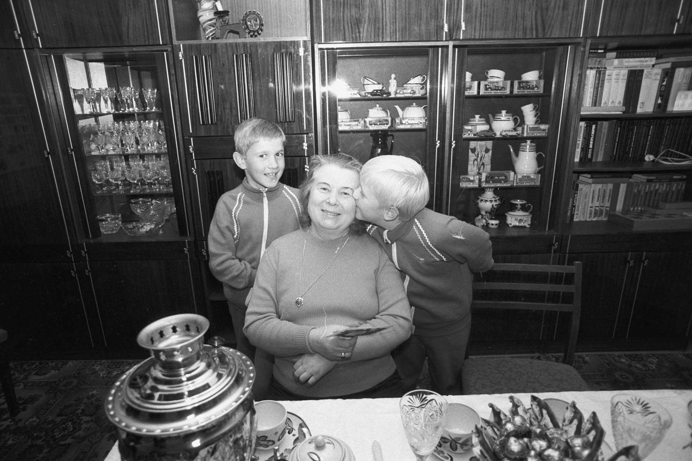 бабушка с внуками