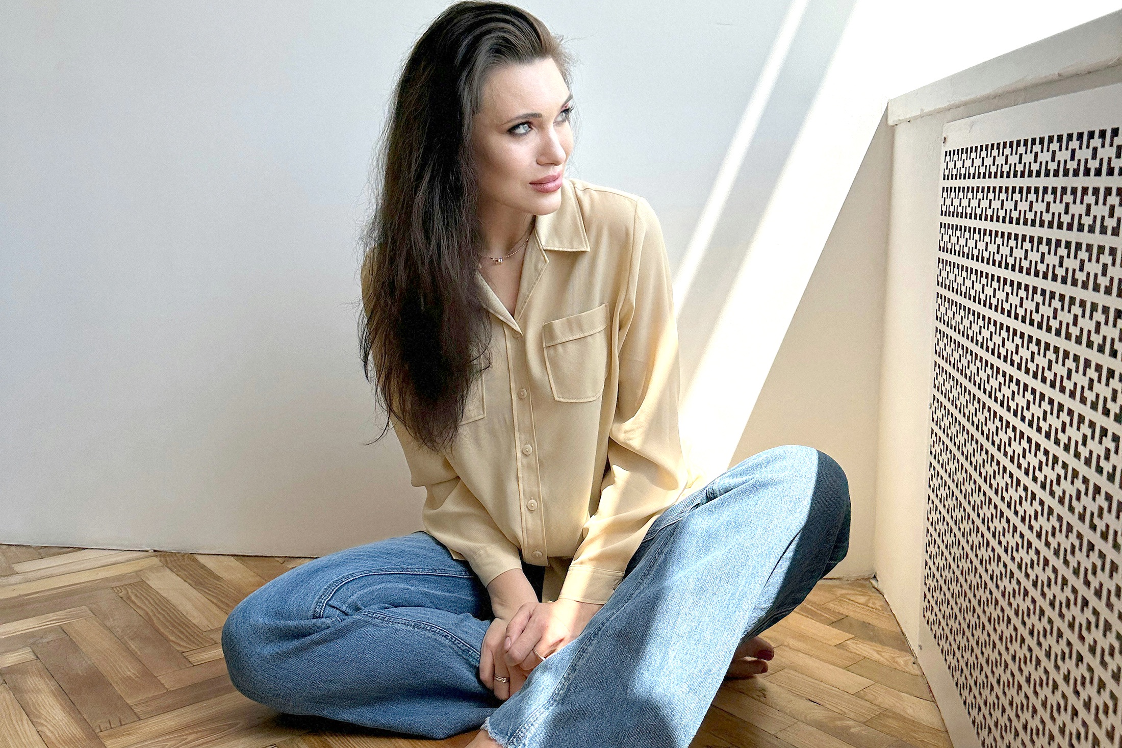 радиатор и девушка